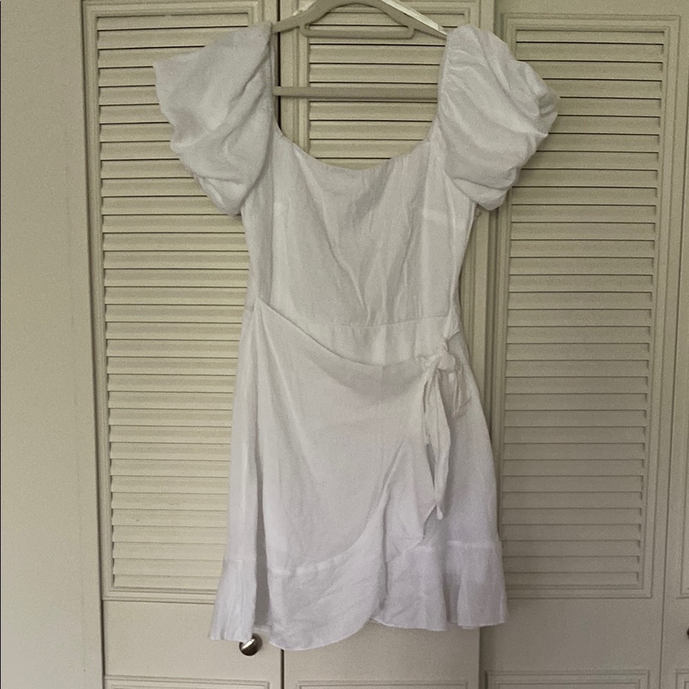 Elegant White Puff Sleeve Dress